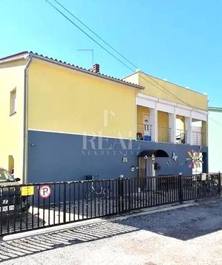 Haus u Fažani, 240m², 5 soba