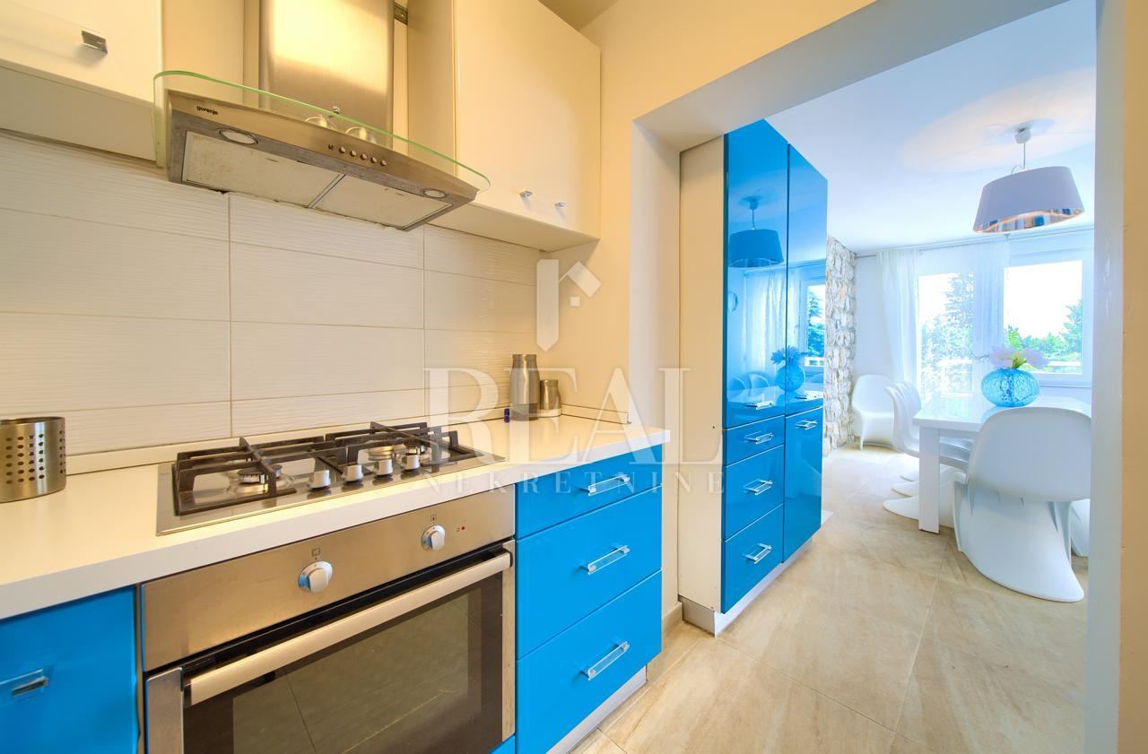 House u Novi Vinodolskiu, 192m², 6 soba, slika 3