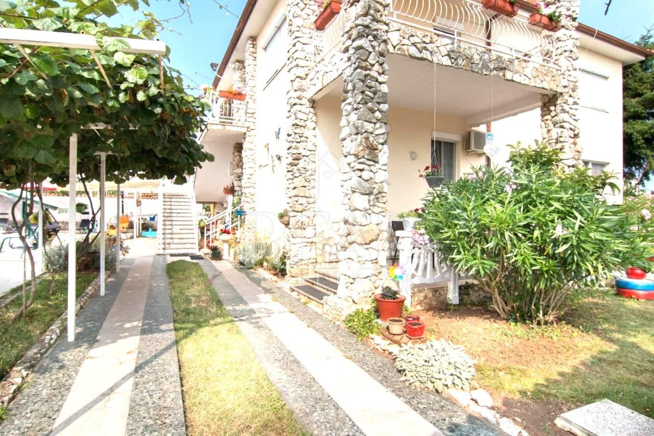 Casa u Fažani, 220m², 7 soba, slika 2