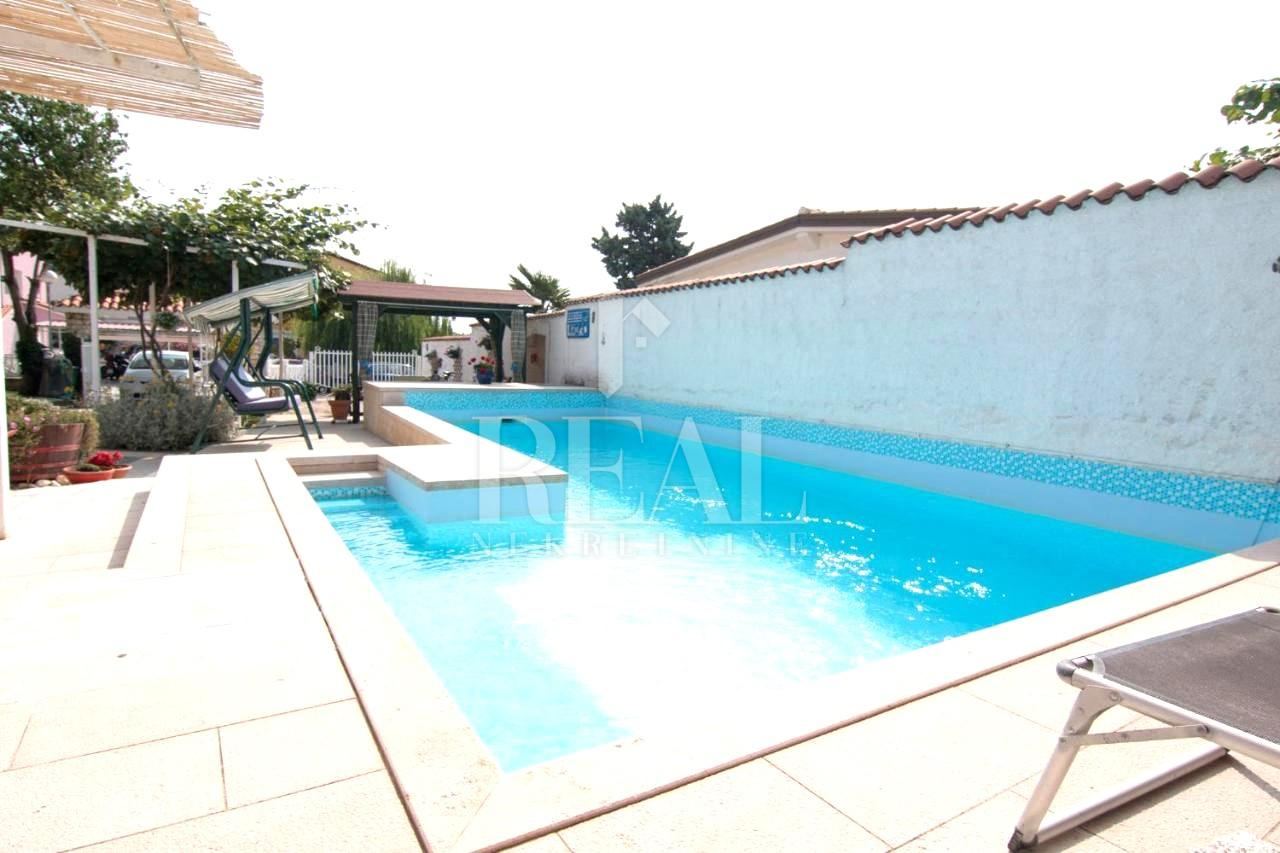 Casa u Fažani, 220m², 7 soba, slika 5