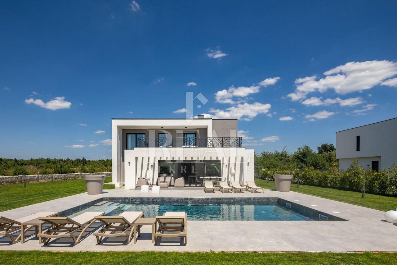 Haus u Svetvinčenatu, 310m², 4 sobe, slika 2
