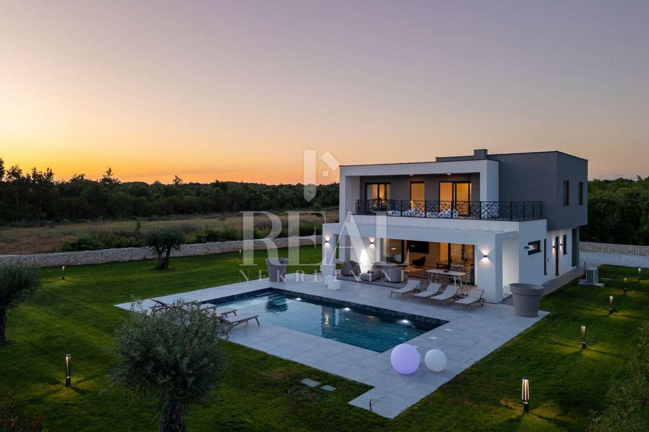Haus u Svetvinčenatu, 310m², 4 sobe, slika 4