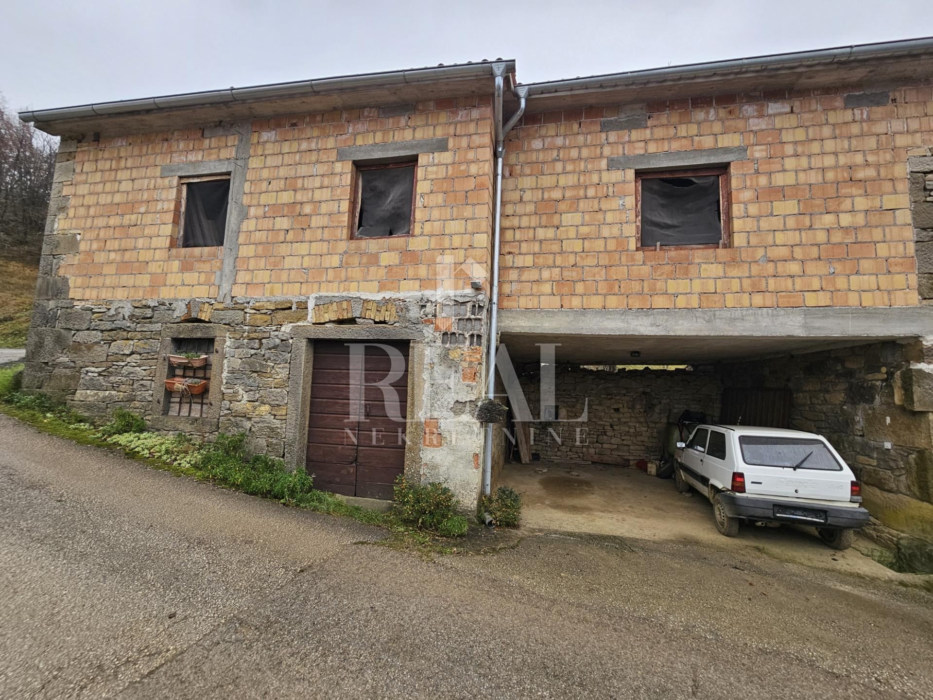 Casa u Buzetu, 140m², 2 sobe