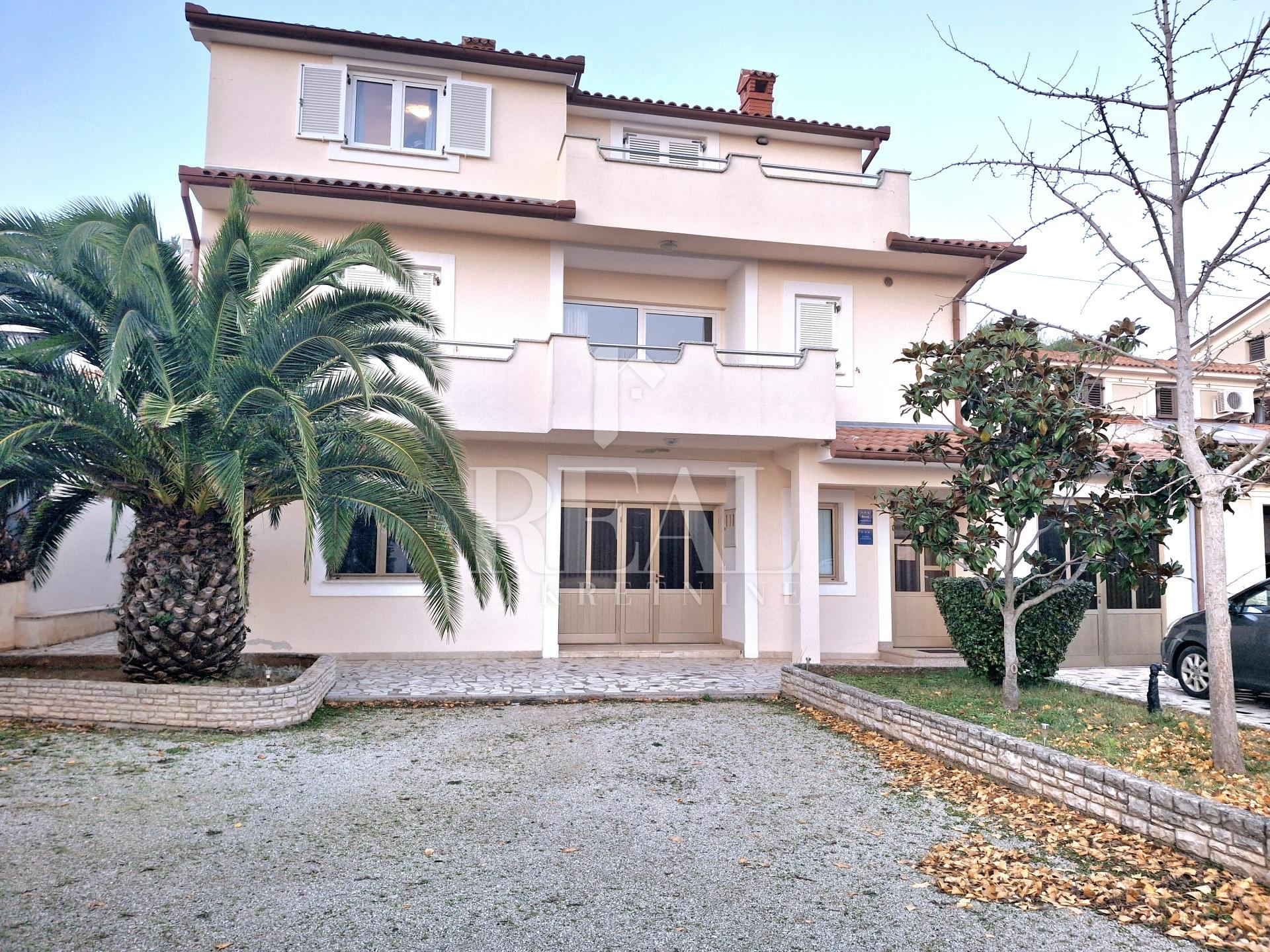 Haus u Puli, 420m², 6 soba
