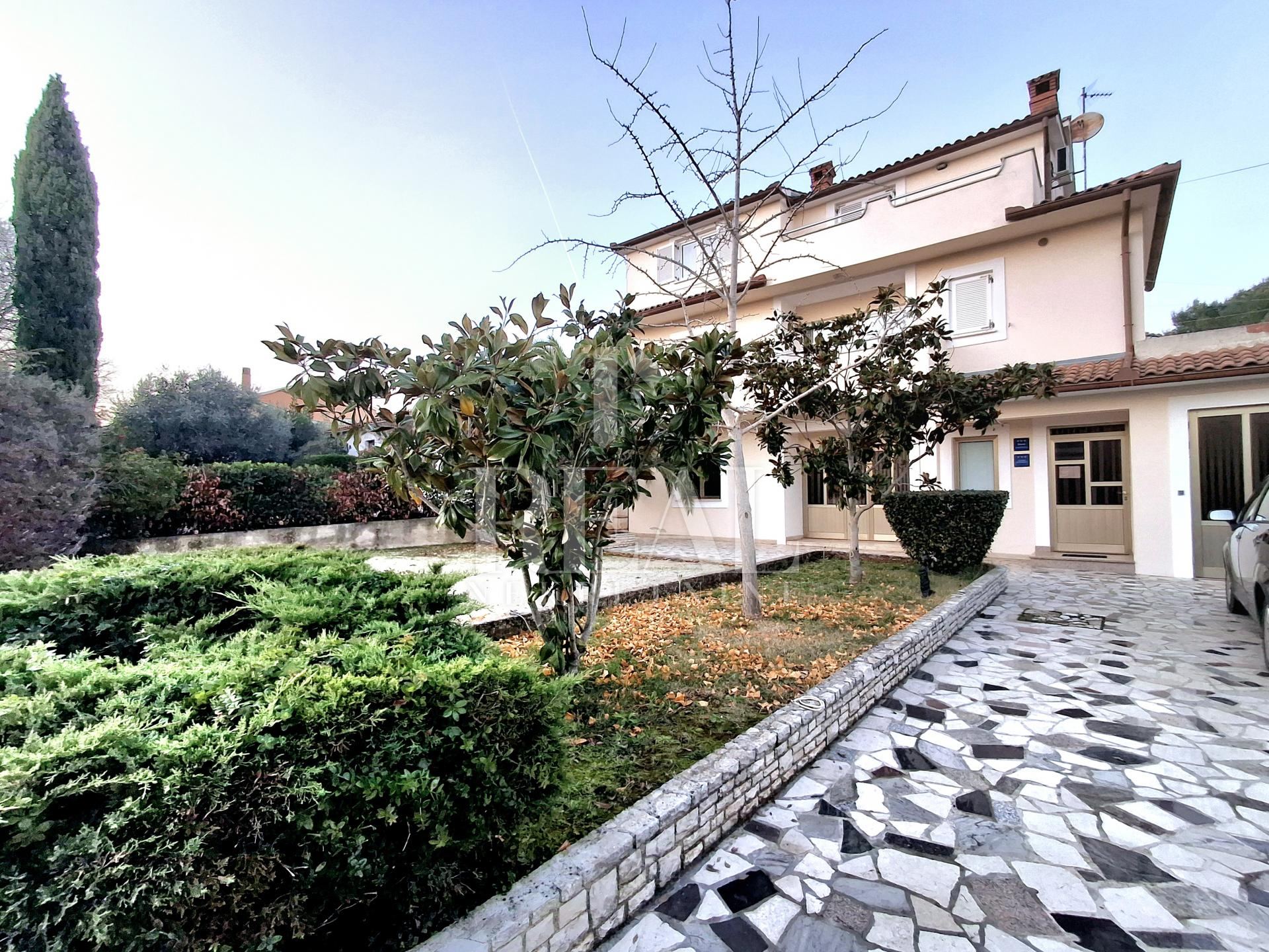 Haus u Puli, 420m², 6 soba, slika 2