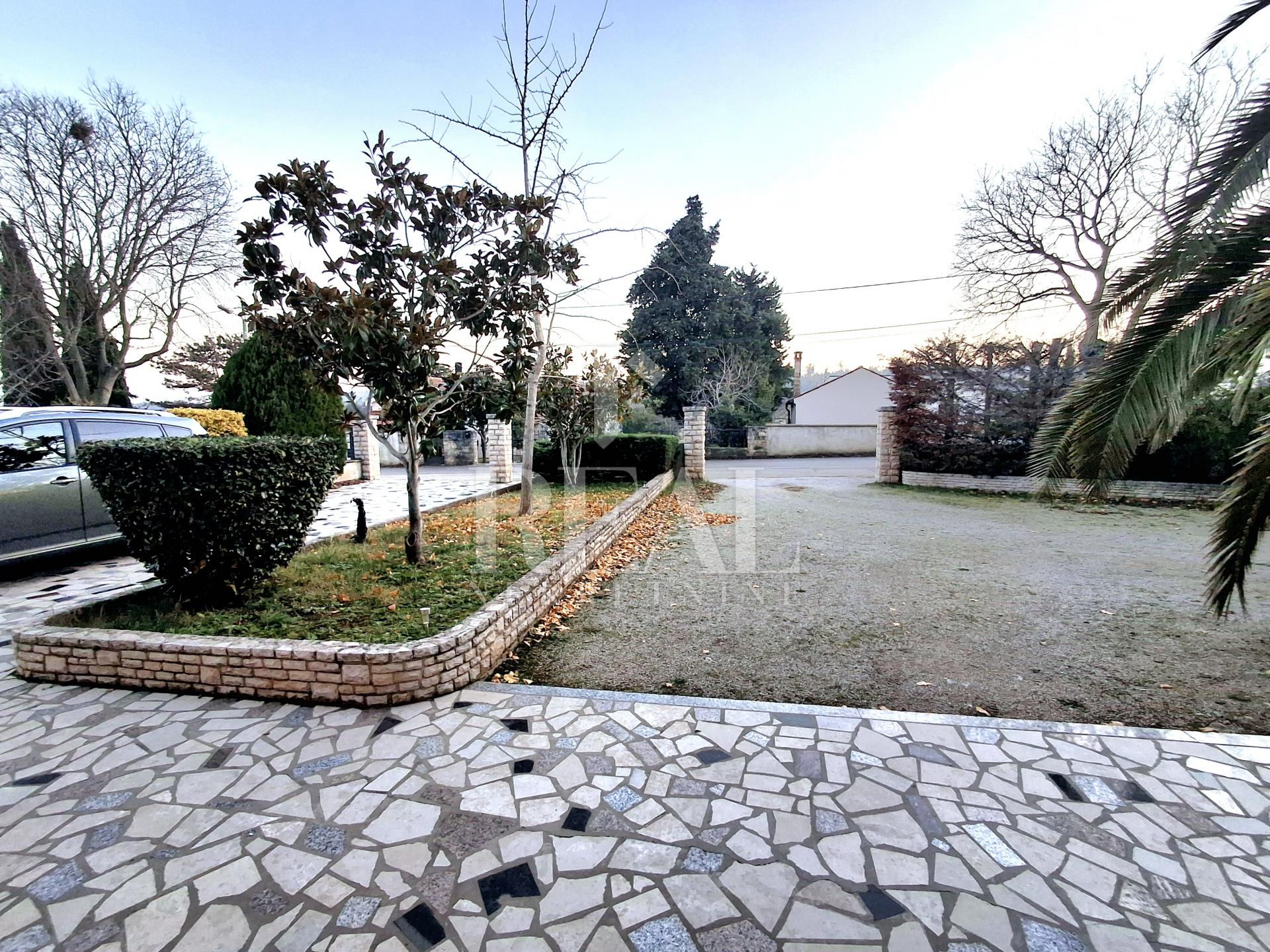 Haus u Puli, 420m², 6 soba, slika 3