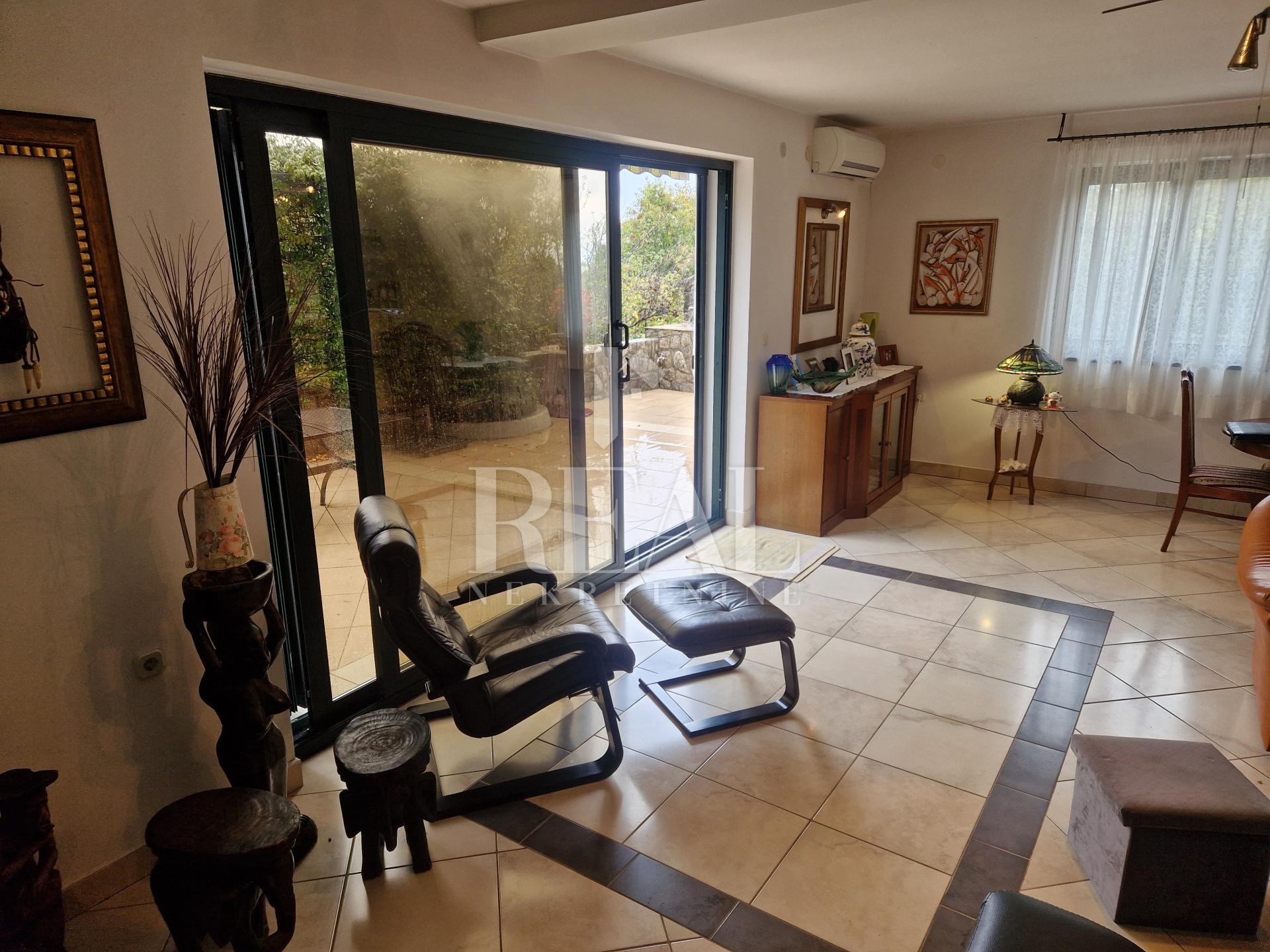 Kuća u Dobrinju, 137.55m², 2 sobe, slika 2