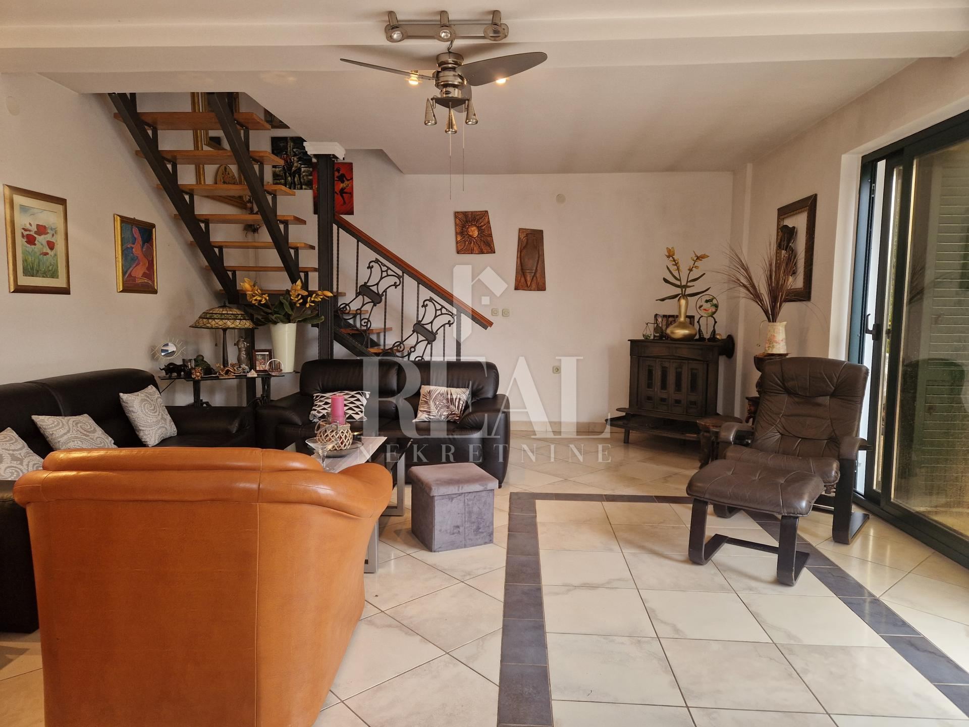 Kuća u Dobrinju, 137.55m², 2 sobe, slika 3