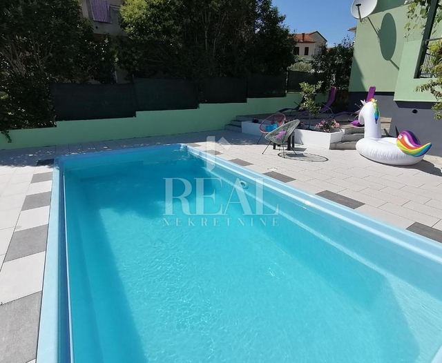 Haus u Puli, 148m², 4 sobe, slika 2