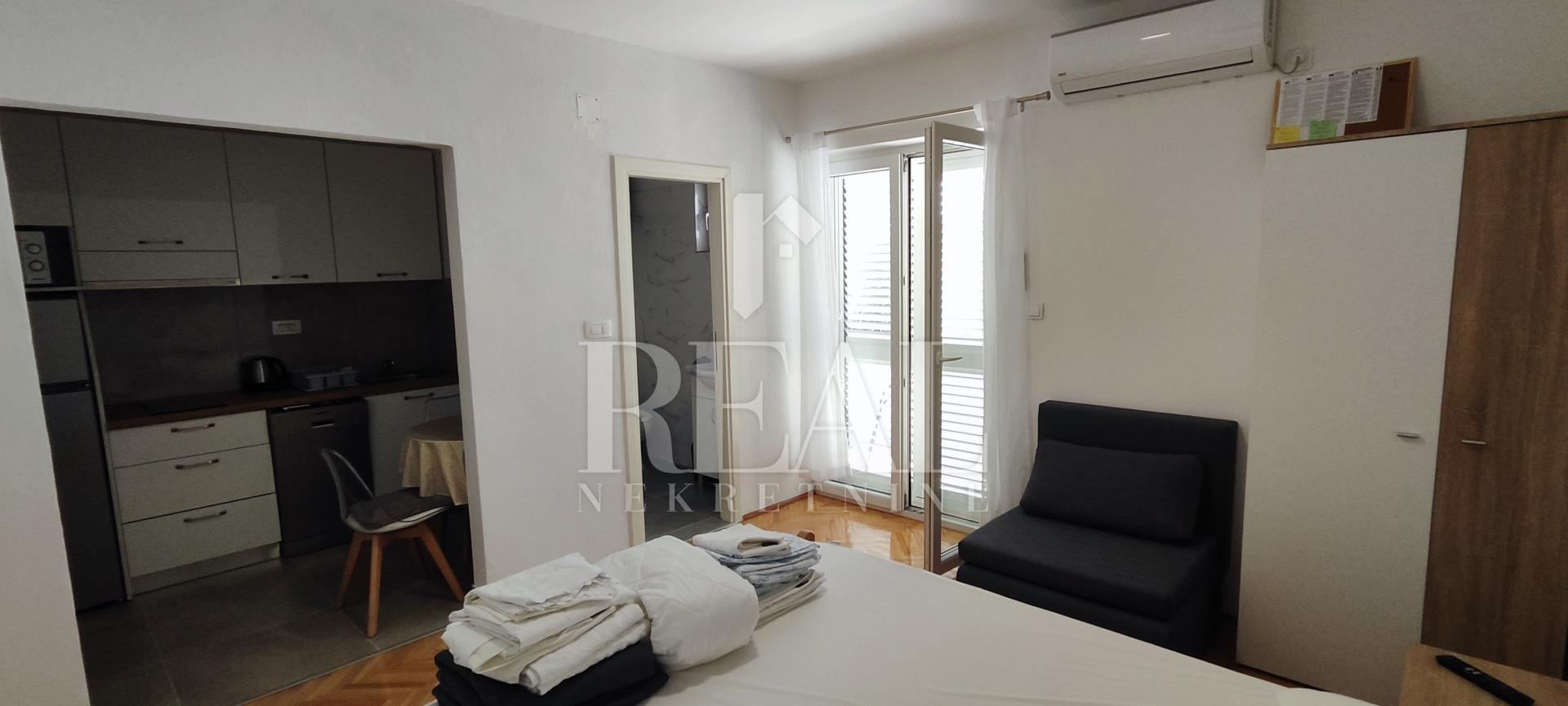 Haus u Vodicama, 300m², 8 soba, slika 4