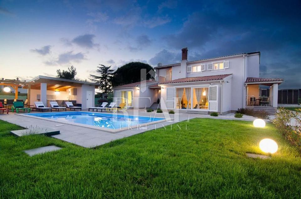 Casa u Fažani, 220m², 4 sobe