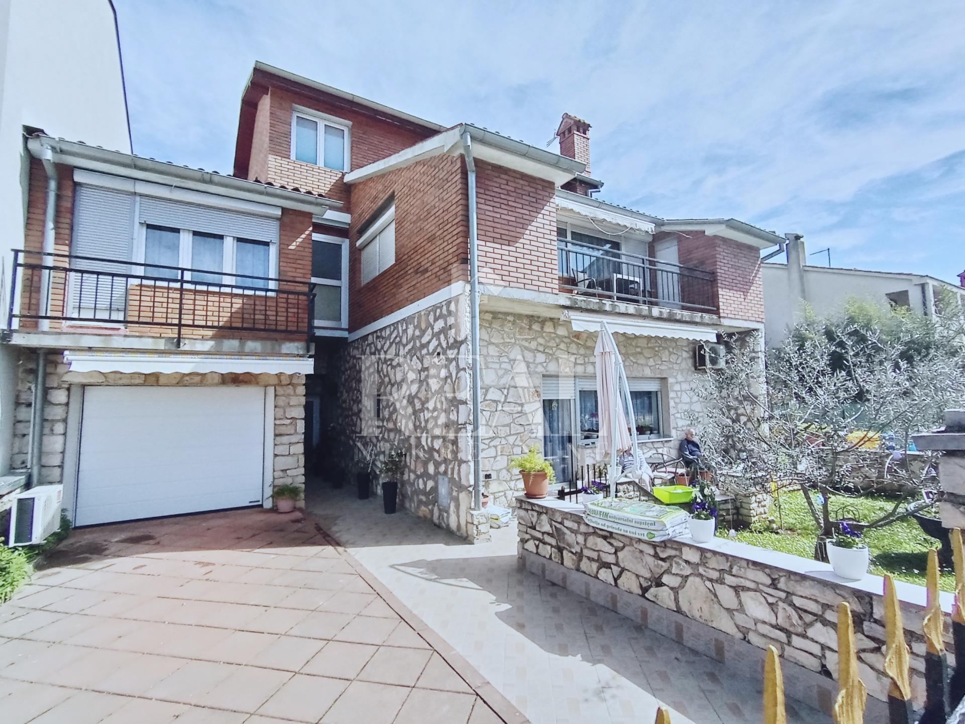 Casa u Fažani, 290m², 6 soba