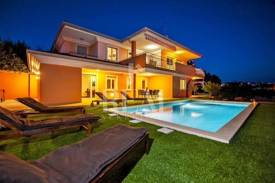 Kuća u Rovinju, 550m², 4 sobe, slika 3