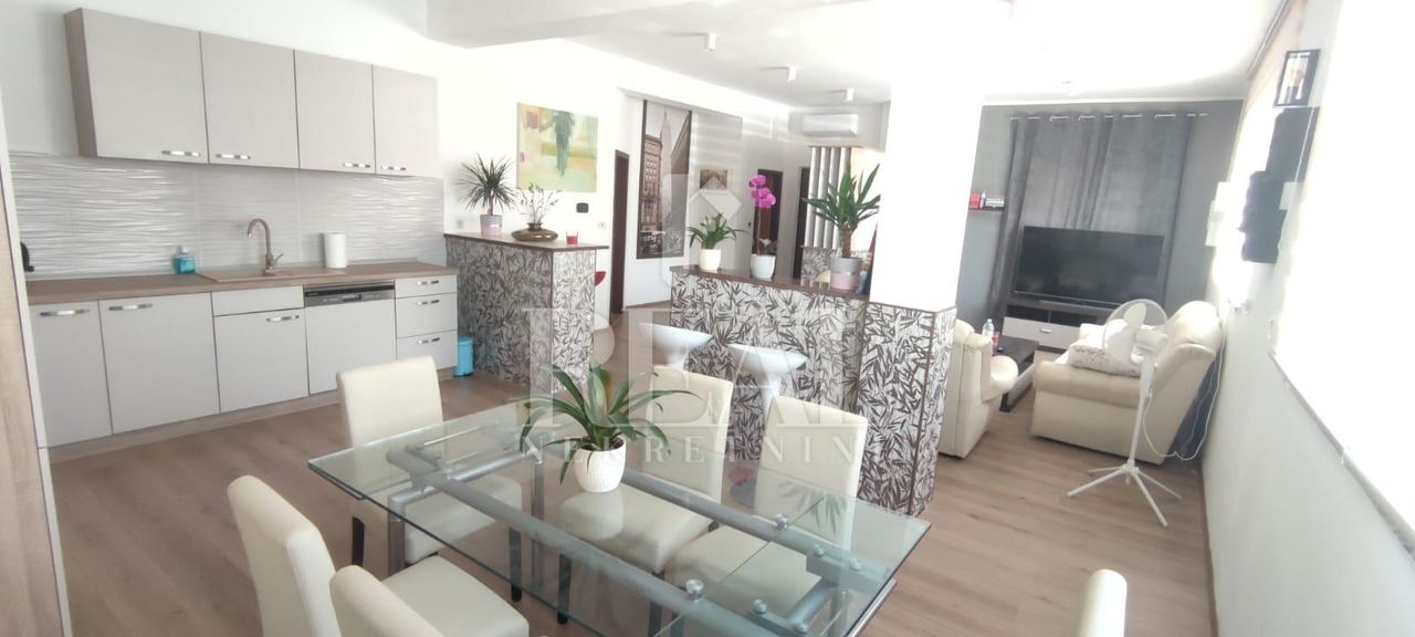 Stan u Puli, 100m², 2 sobe, slika 3