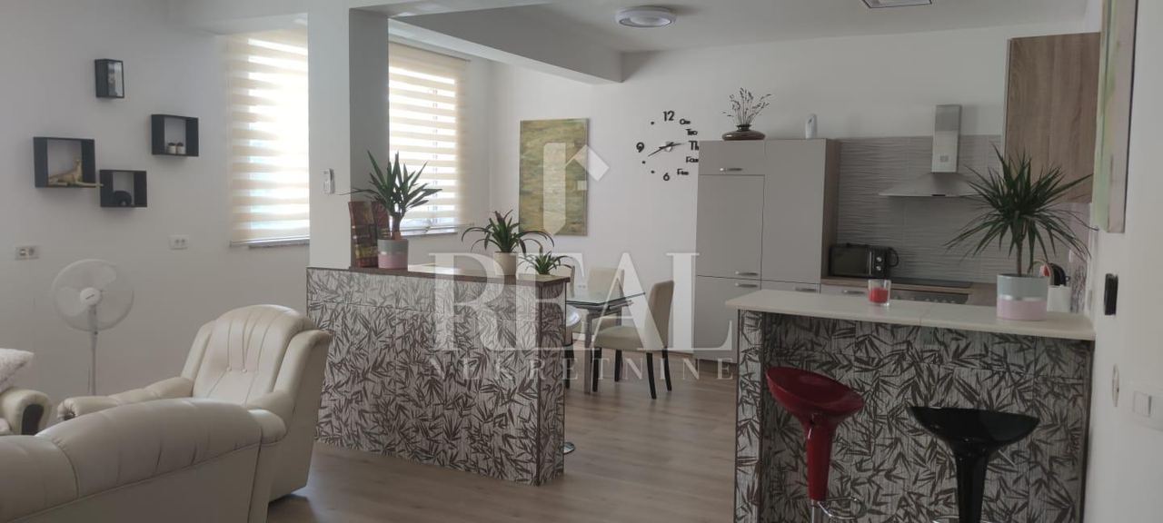 Stan u Puli, 100m², 2 sobe, slika 4