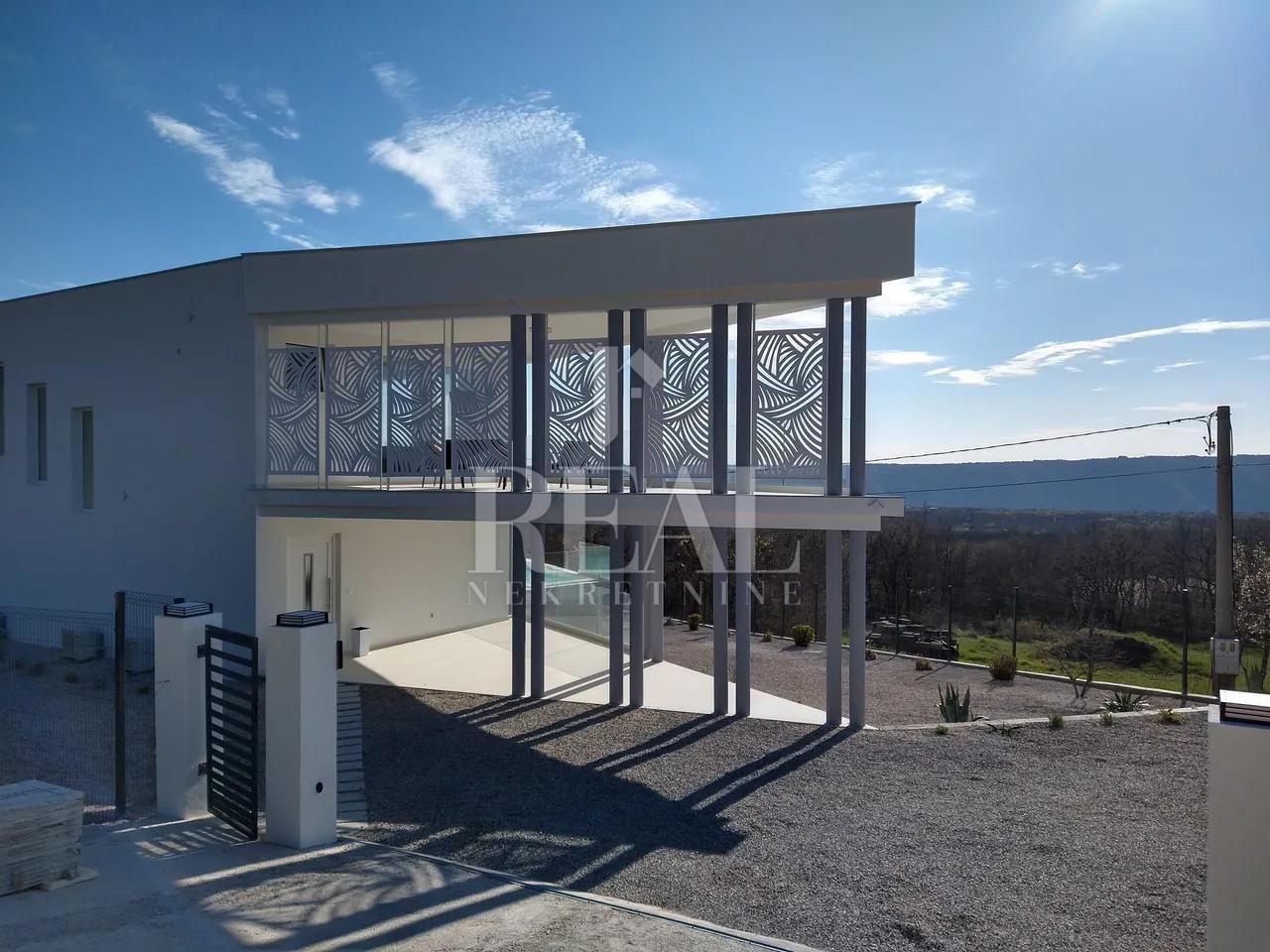Kuća u Raši, 223m², 3 sobe, slika 2