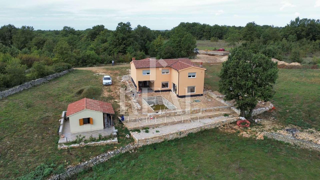 Haus u Svetvinčenatu, 237m², 3 sobe