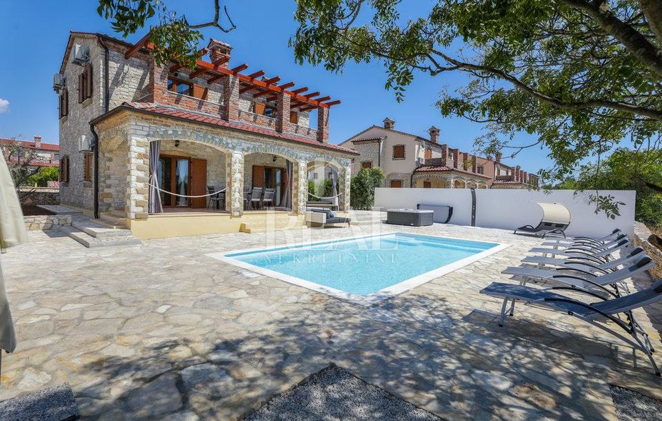 Kuća u Svetvinčenatu, 155m², 4 sobe