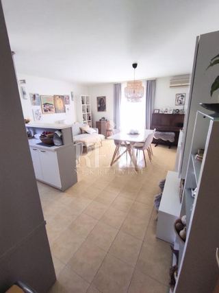 Stan u Kaštelima, 83.94m², 2 sobe, slika 3