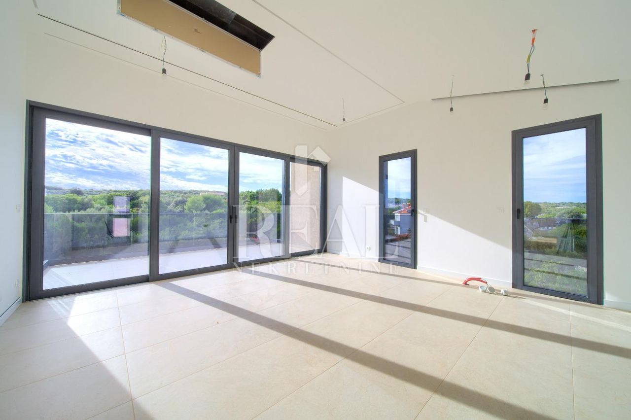 Apartment u Krku, 116m², 2 sobe, slika 2