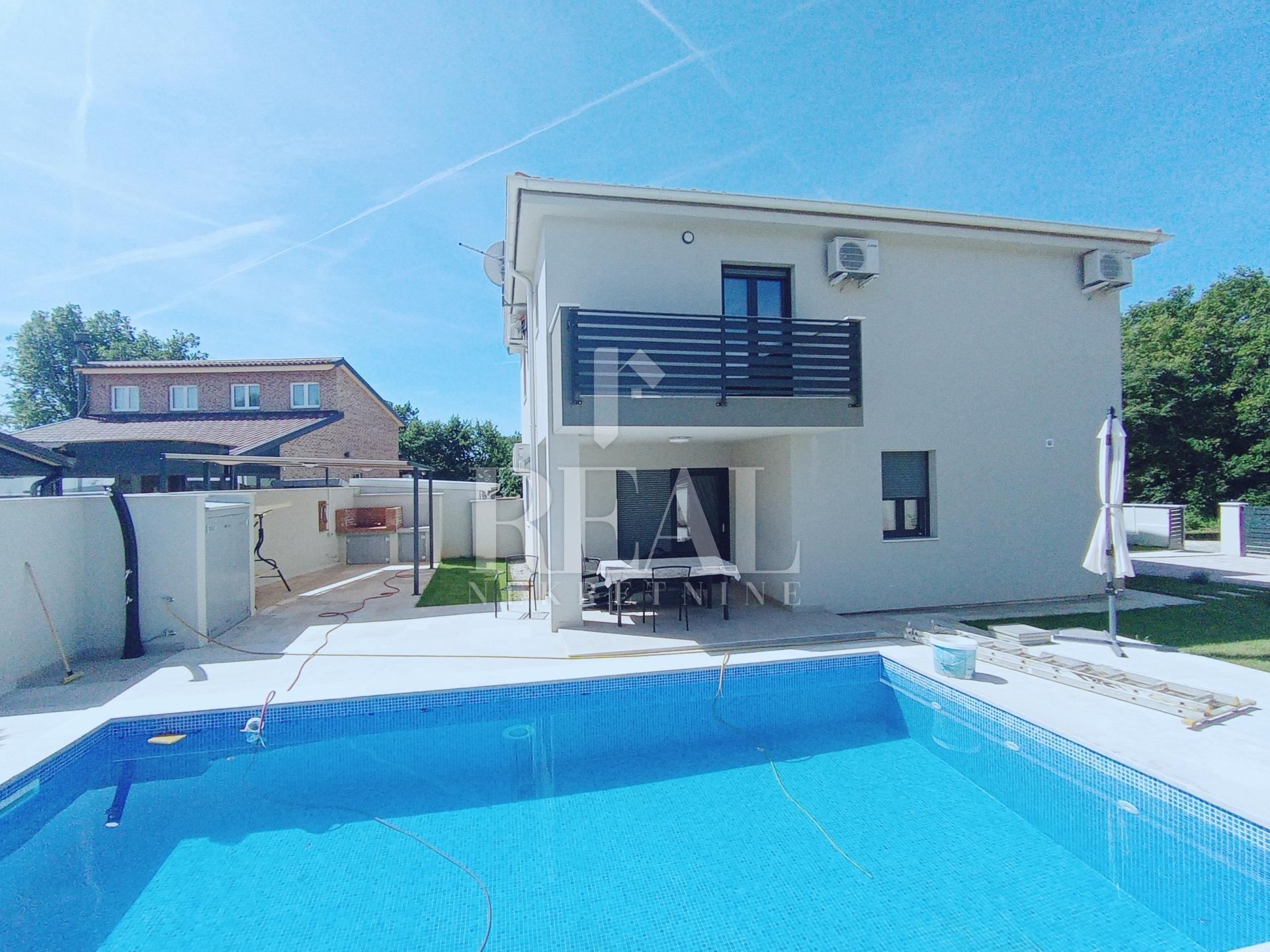 Kuća u Medulinu, 170m², 3 sobe, slika 2