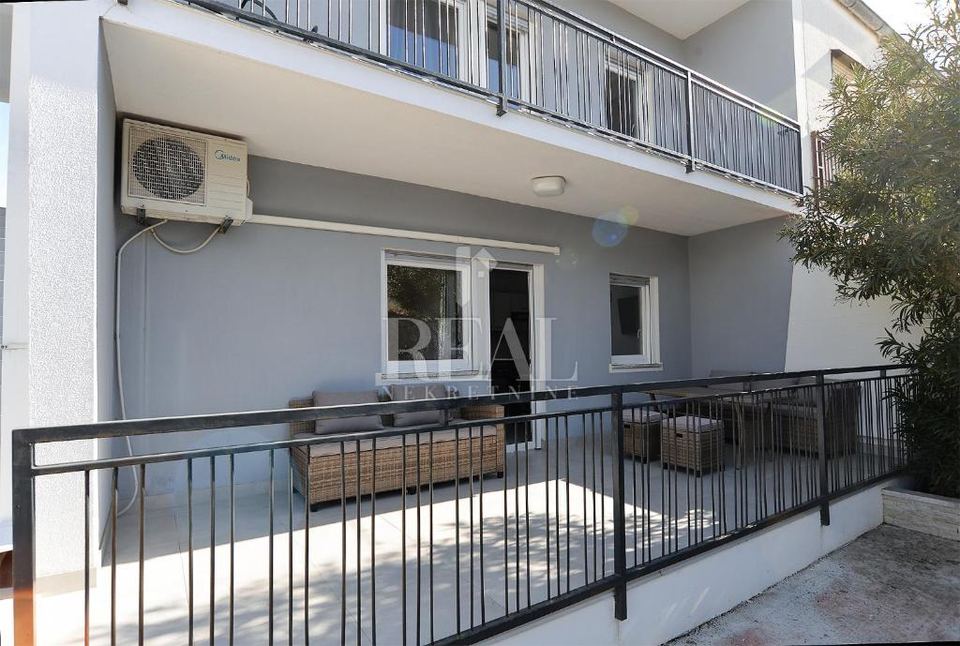 Kuća u Medulinu, 250m², 6 soba, slika 3