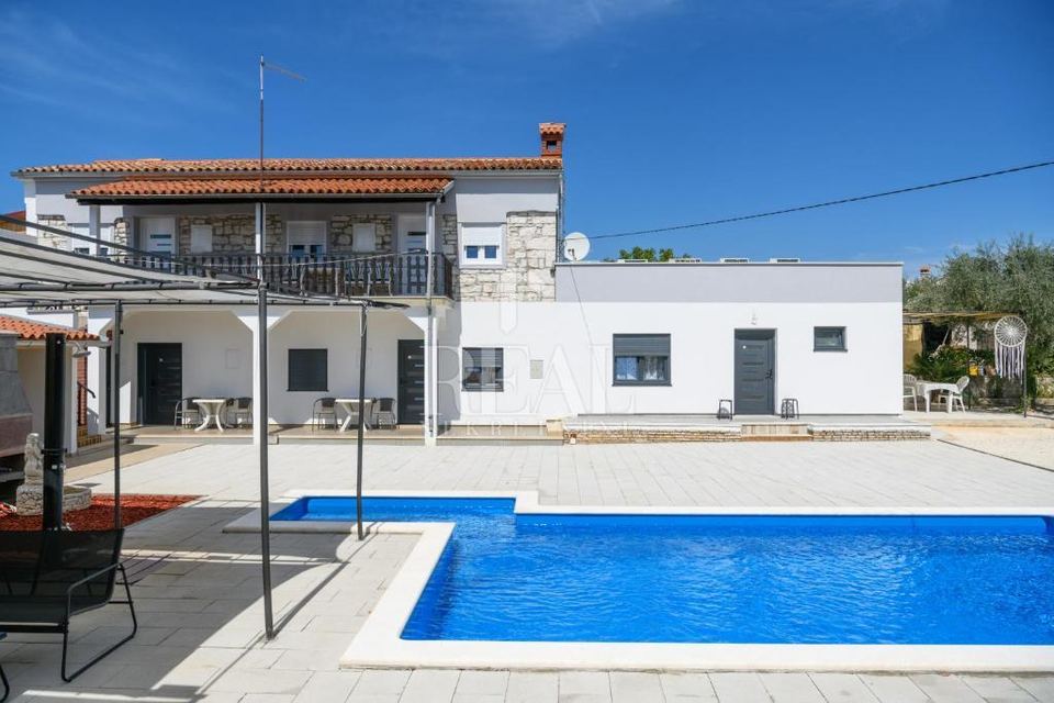 Haus u Marčani, 260m², 3 sobe, slika 2