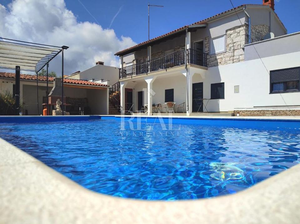Haus u Marčani, 260m², 3 sobe, slika 4