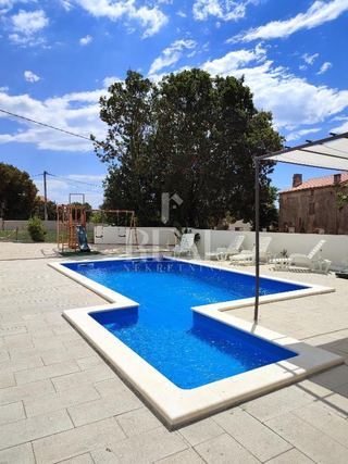 Haus u Marčani, 260m², 3 sobe, slika 5