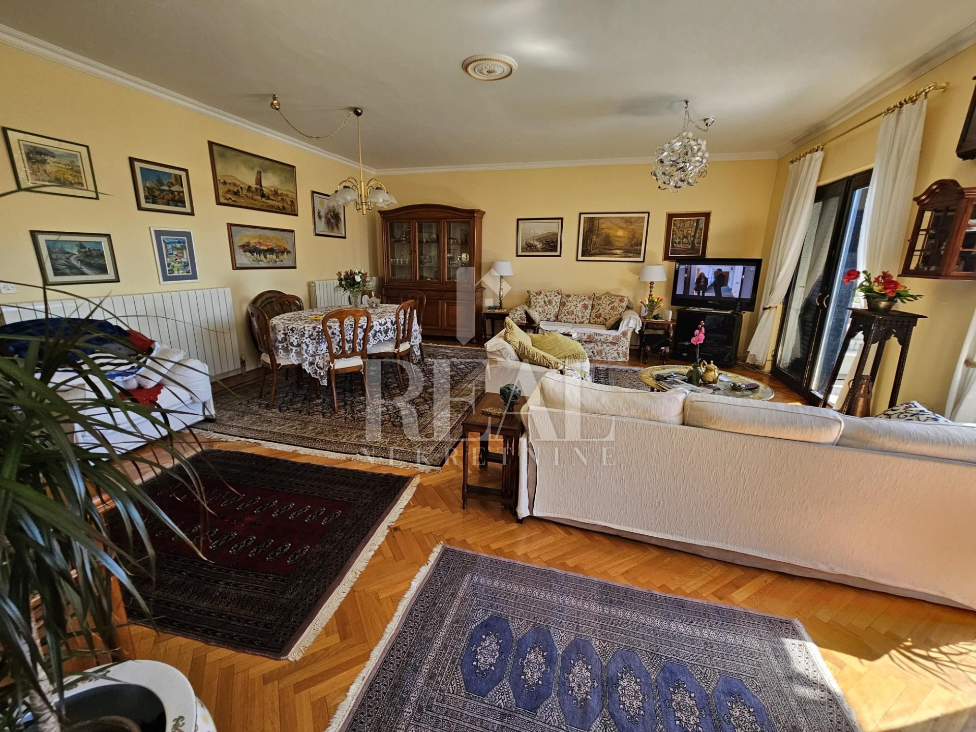 Kuća u Kostreni, 235m², 4 sobe, slika 2
