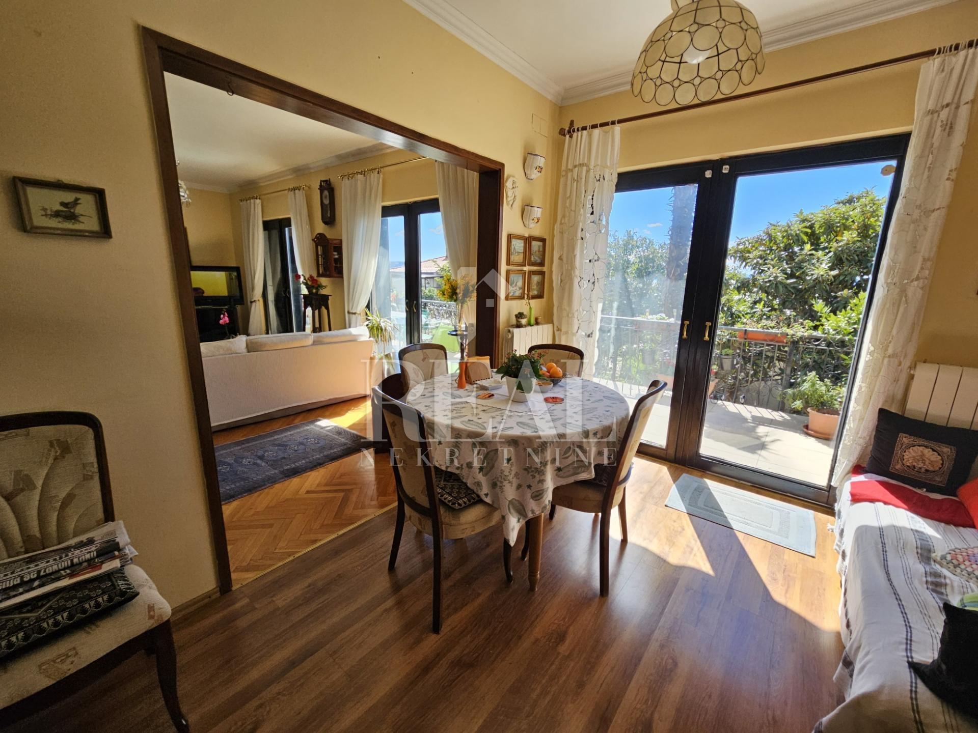 Kuća u Kostreni, 235m², 4 sobe, slika 3