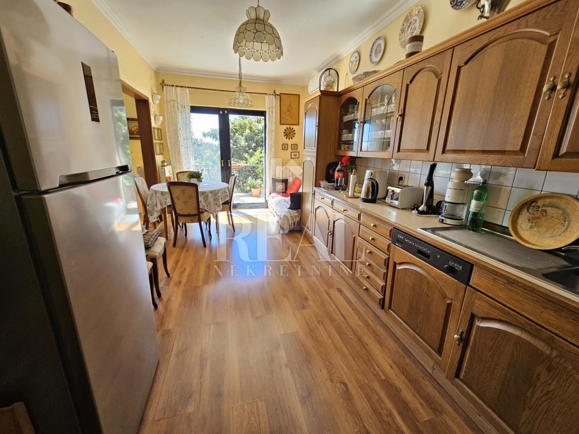 Kuća u Kostreni, 235m², 4 sobe, slika 4