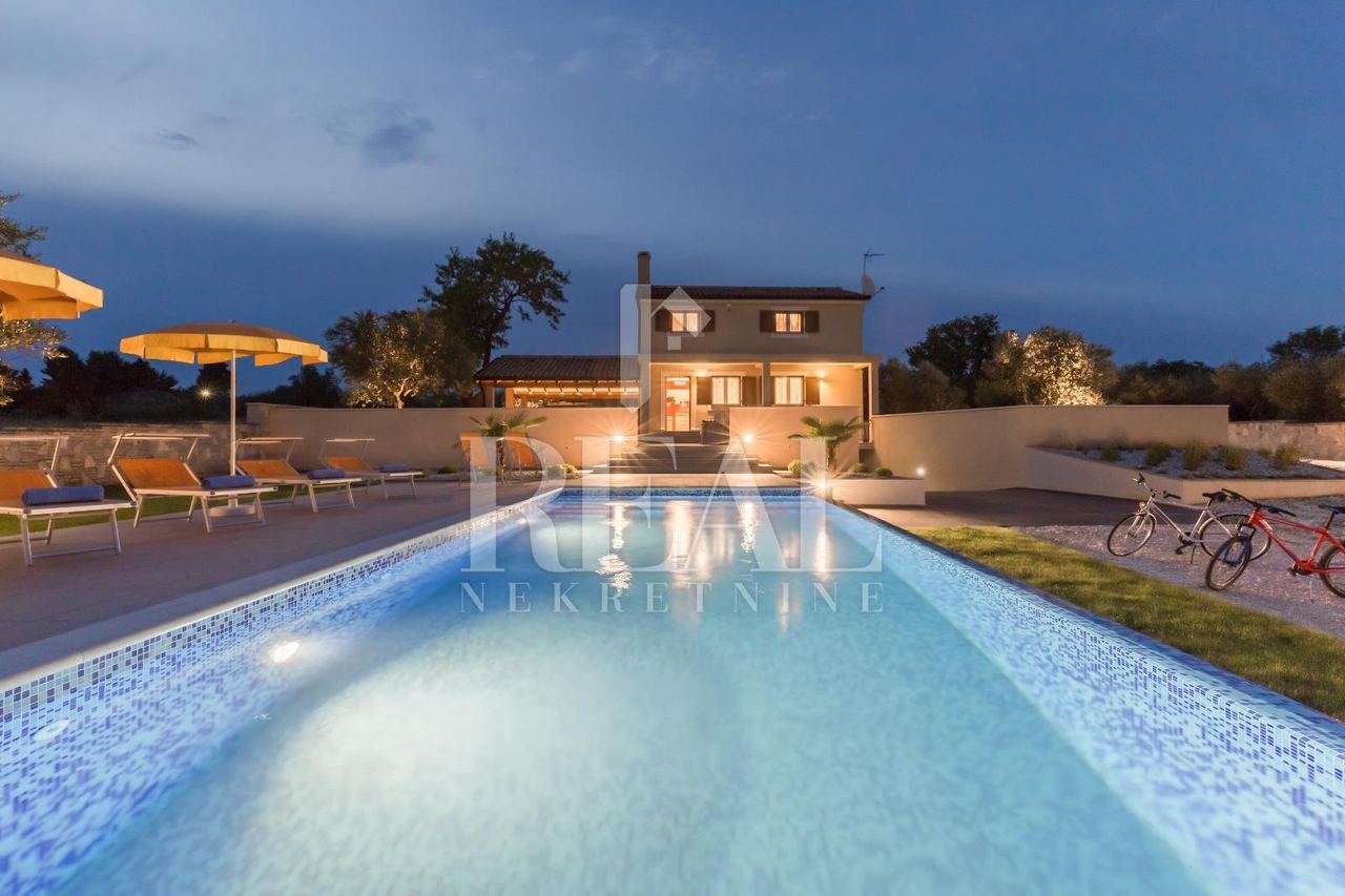 Kuća u Fažani, 180m², 3 sobe