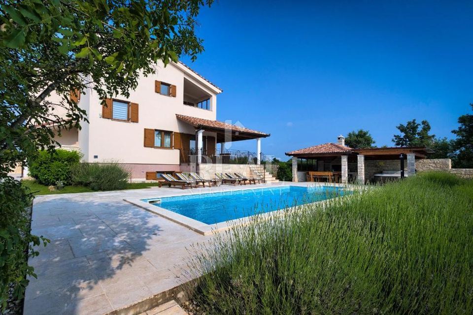 Casa u Svetvinčenatu, 296m², 4 sobe, slika 2