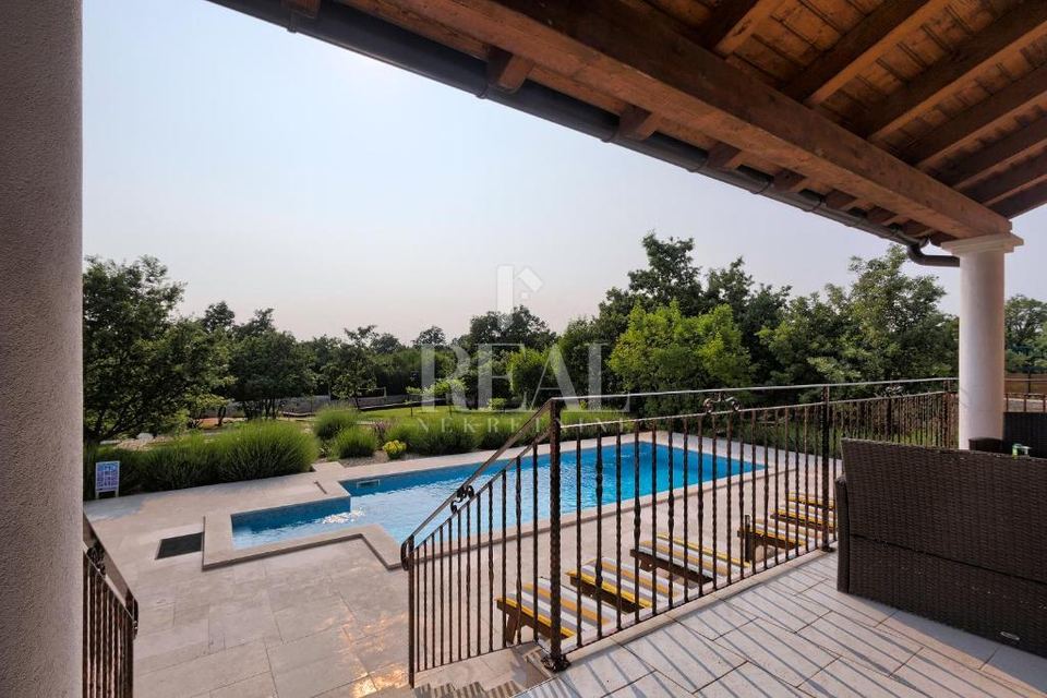 Casa u Svetvinčenatu, 296m², 4 sobe, slika 4