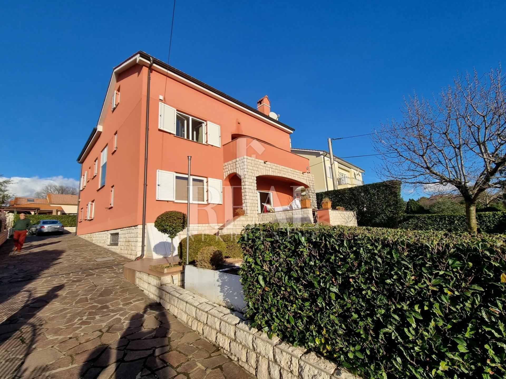 Kuća u Rijeci, 360m², 4 sobe