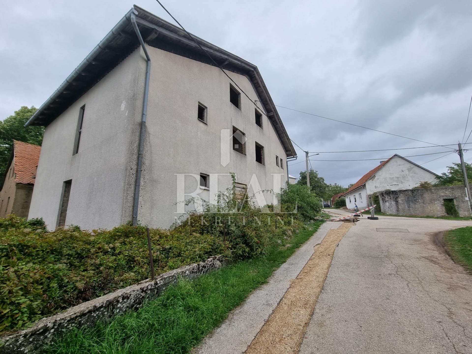 Kuća u Udbini, 300m², 4 sobe, slika 4