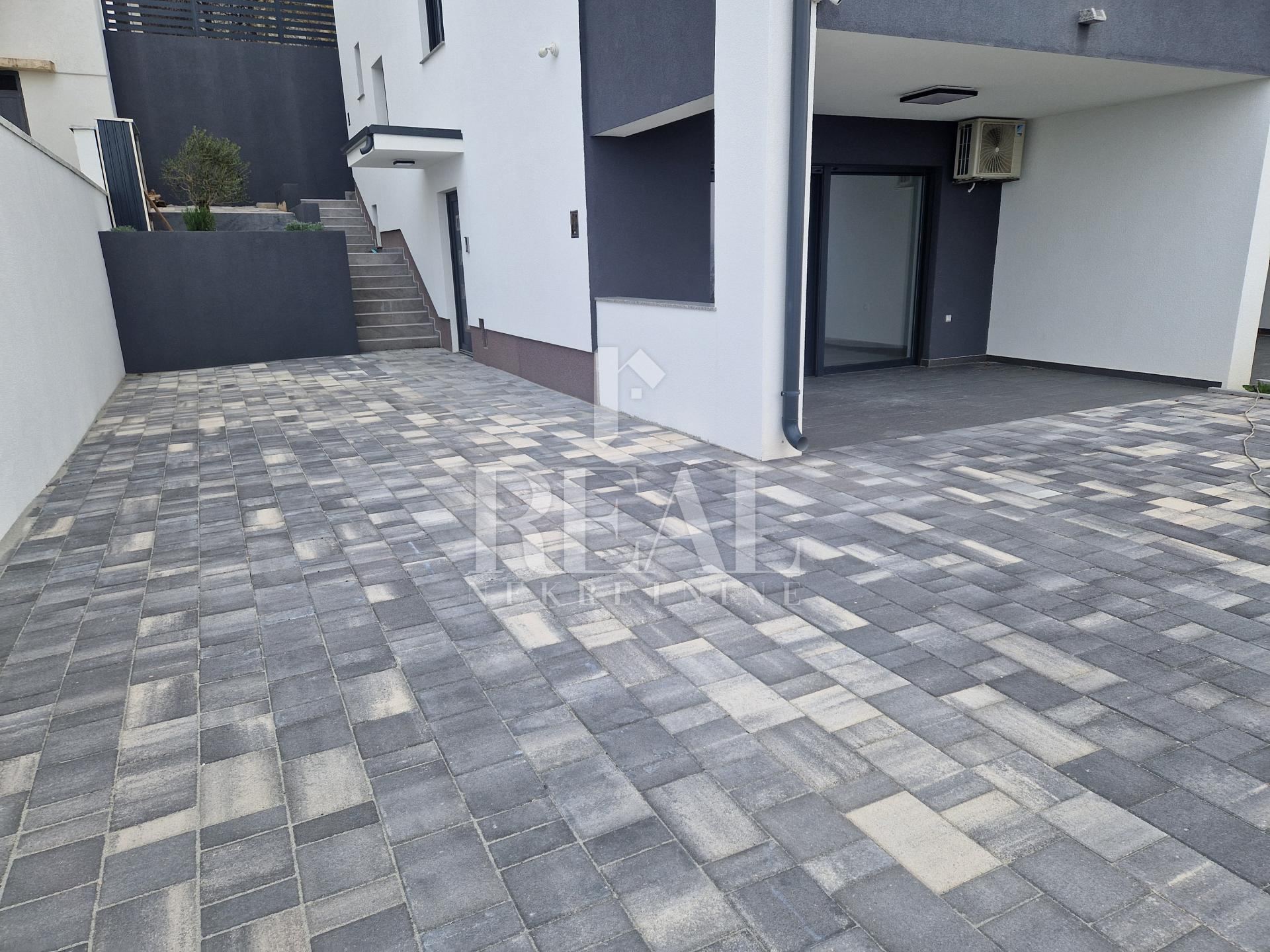 Stan u Crikvenici, 113m², 2 sobe, slika 3
