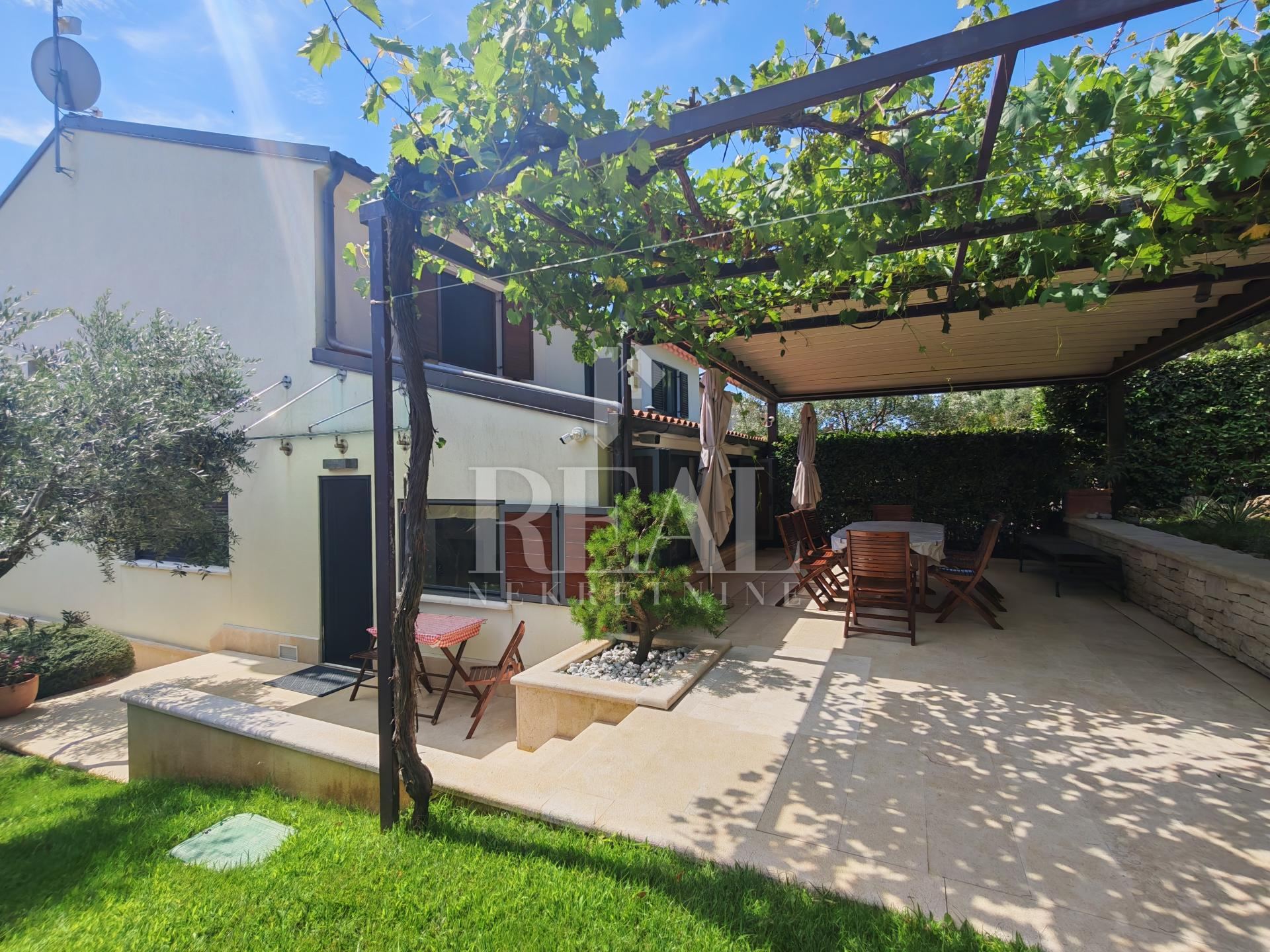 Kuća u Medulinu, 253m², 3 sobe