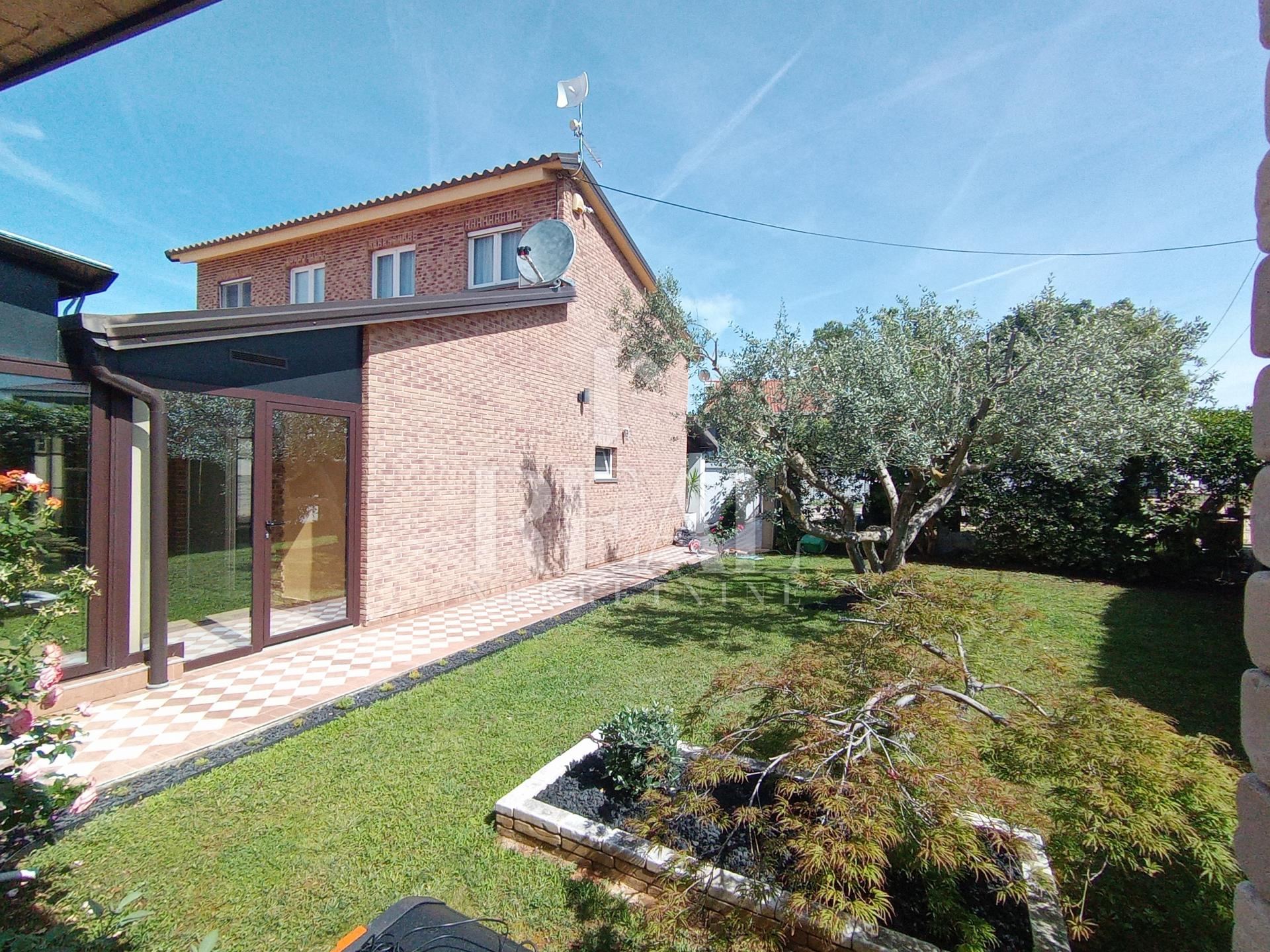 Kuća u Medulinu, 460m², 8 soba