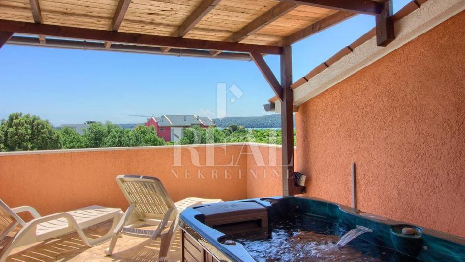 Casa u Medulinu, 360m², 6 soba, slika 3