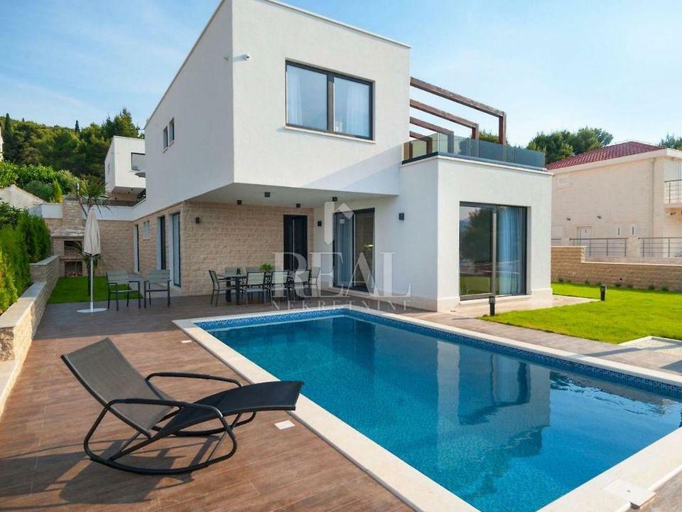 Kuća u Okrugu, 250m², 6 soba, slika 3
