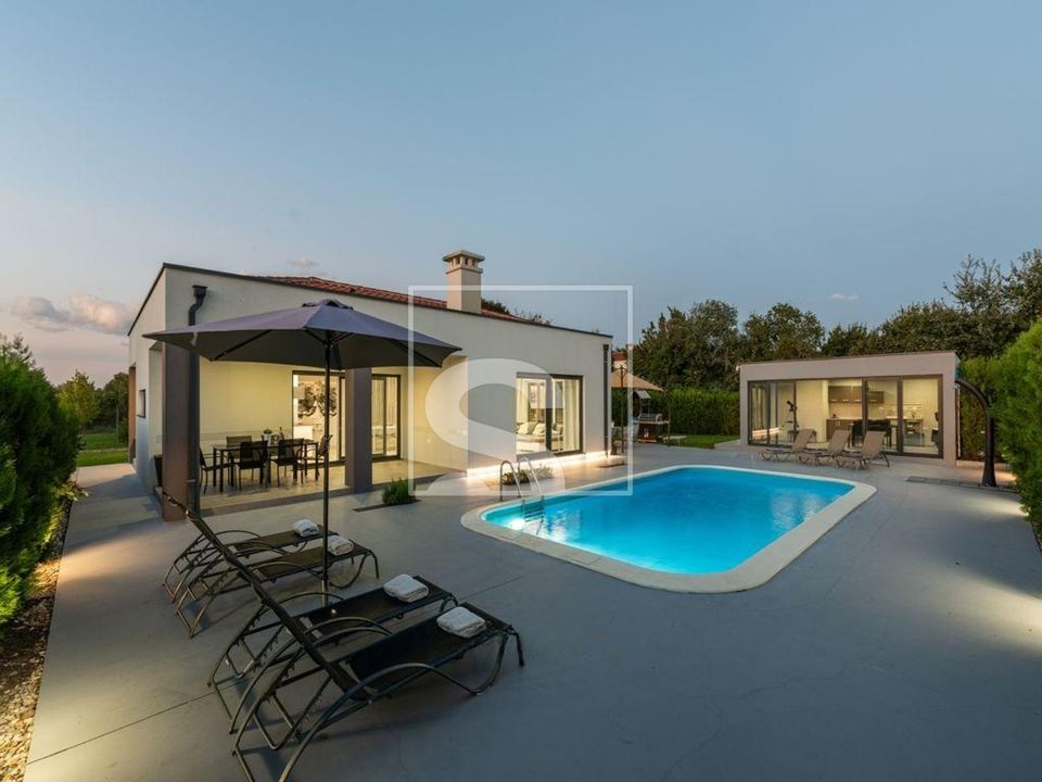 Casa u Labinu, 226m², 3 sobe, slika 2
