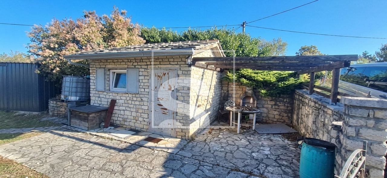 Grundstück u Oprtalju, 1631m², slika 4