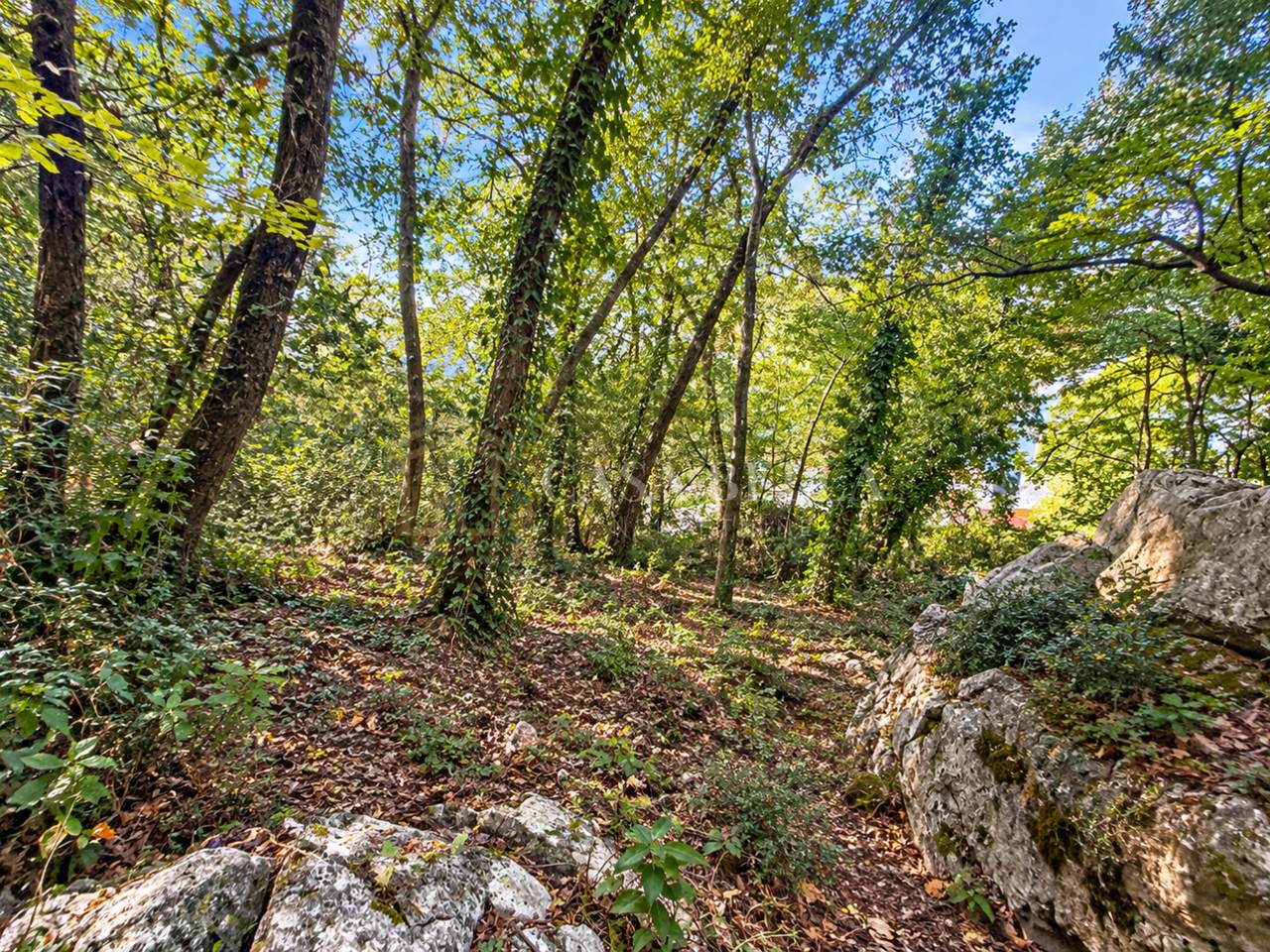 Grundstück u Omišalju, 1100m², slika 2