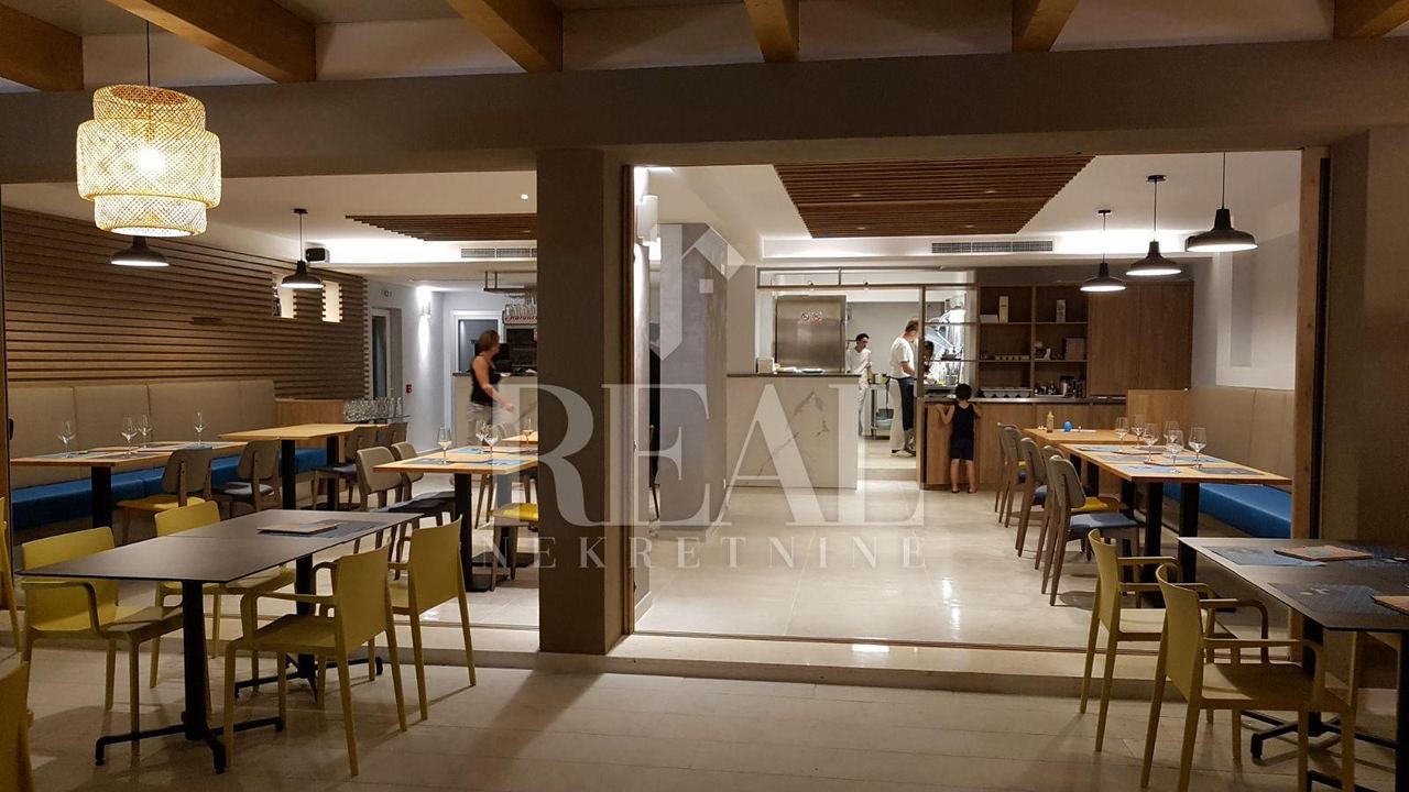 Casa u Okrugu, 563m², 7 soba, slika 5